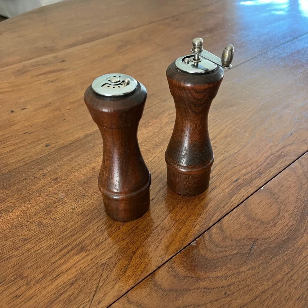 Vintage Wooden Pepper Grinder & Salt Shaker Set